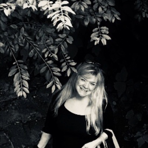 Meet your Posher, Cindy - Picture 1 of 1